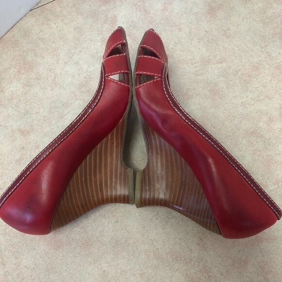 Kenneth Cole Reaction Red Leather Slip On Wedge Shoe Size 8 - Picture 6 of 12